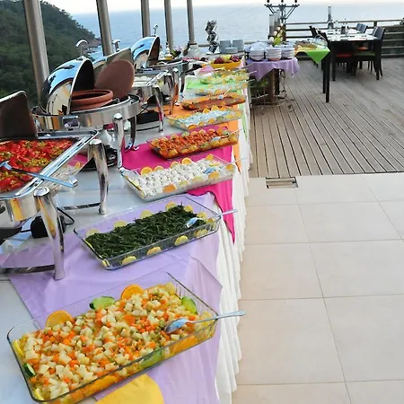 Tree Szálloda Faralya